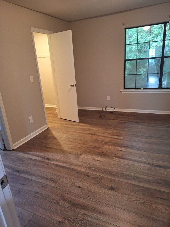 Building Photo - 867 Brandy Oaks Ln