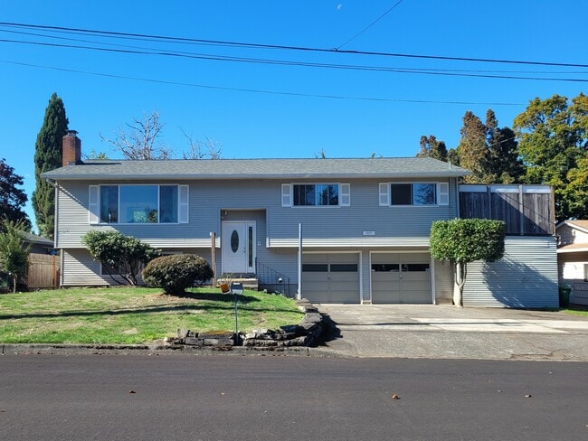 Building Photo - 5095 SW 163rd Ave