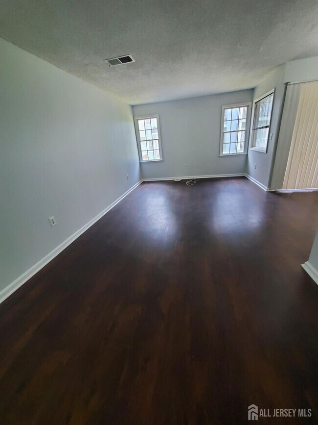 Building Photo - 518 Edpas Rd