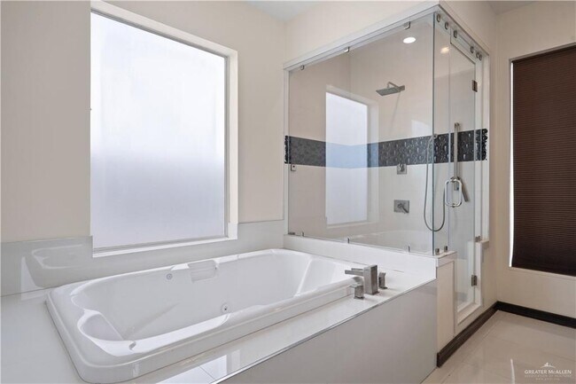 Building Photo - 32 May Dr