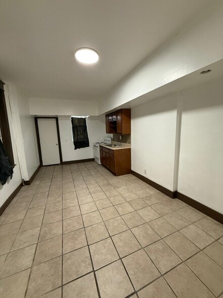 Building Photo - 4208 N 7th St