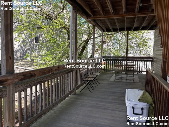 Building Photo - 565 Somerville Ave