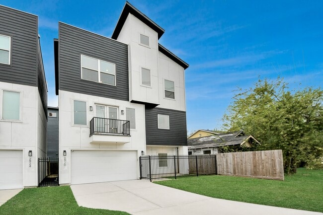 Building Photo - 2920 Nance St