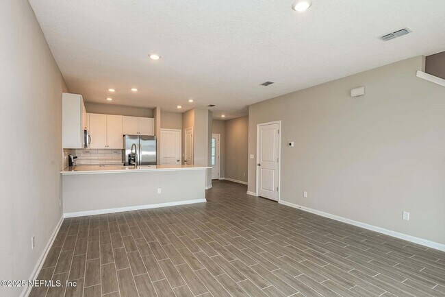 Building Photo - 10654 Towns Wy