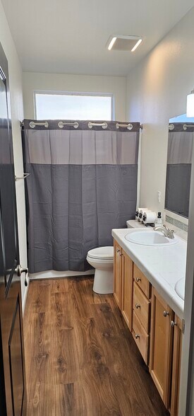 Building Photo - 9610 NE 102nd St