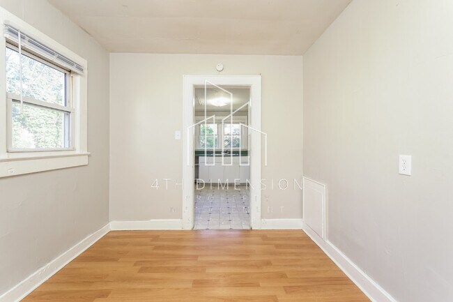 Building Photo - 2/1 Bath Home Near Downtown - Accepts Vouc...