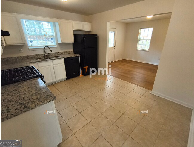 Building Photo - 8155 Autumn Green Dr