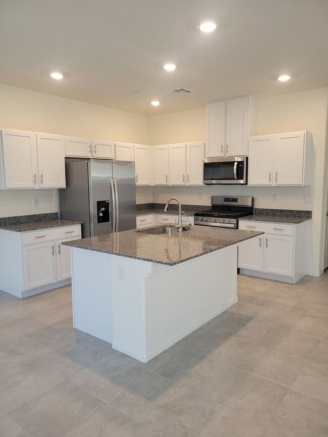 Building Photo - 414 Canary Song Dr