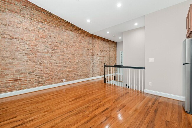 Building Photo - 3015 N Calvert St