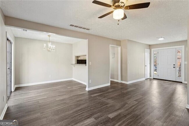 Building Photo - 752 Barnes Mill Trace NE