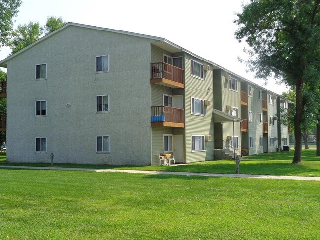 Building Photo - 808 Evergreen Ave