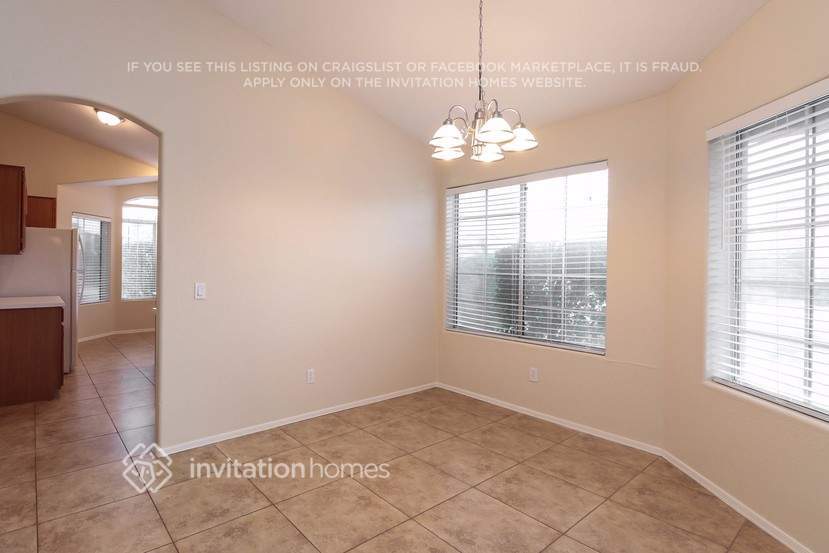 Building Photo - 13146 W Alvarado Cir