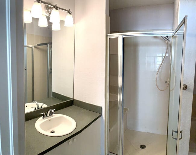 Building Photo - 1901 Belmont Pl