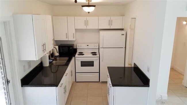 Building Photo - 2734 Fillmore St