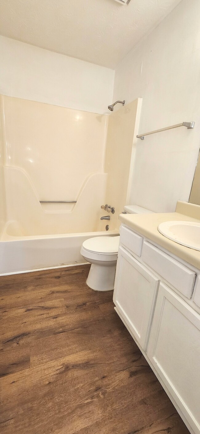 Building Photo - 5595 Executive Way
