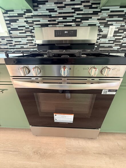 30' Range and Oven - 1346 W 222nd St