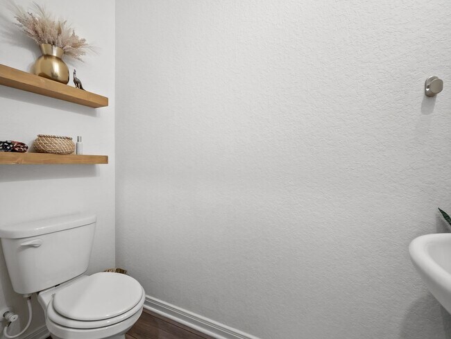 Building Photo - 5484 Rue Girard