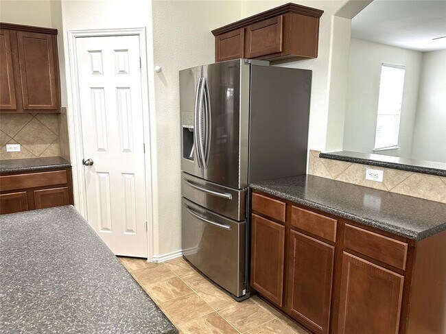 Building Photo - 307 Grutsch Dr