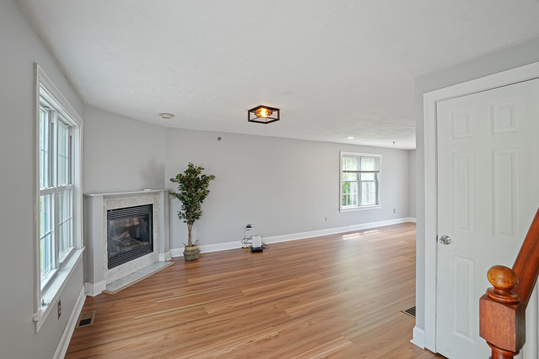 Living Room/Dinning Room - 1 Eddy St