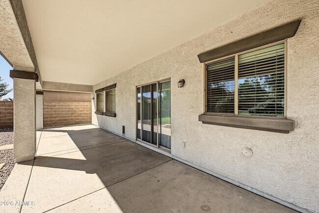 Building Photo - 1433 E Canyon Creek Dr