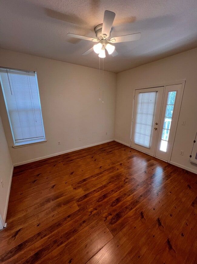 Building Photo - 2049 Tizewell Cir