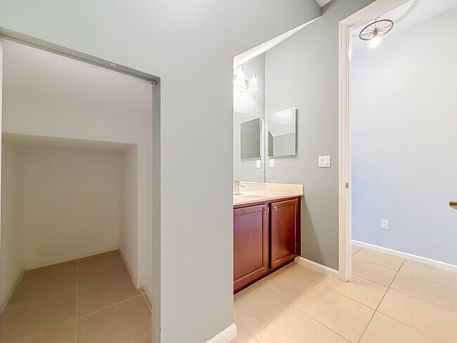 Building Photo - 57 Atwell Dr