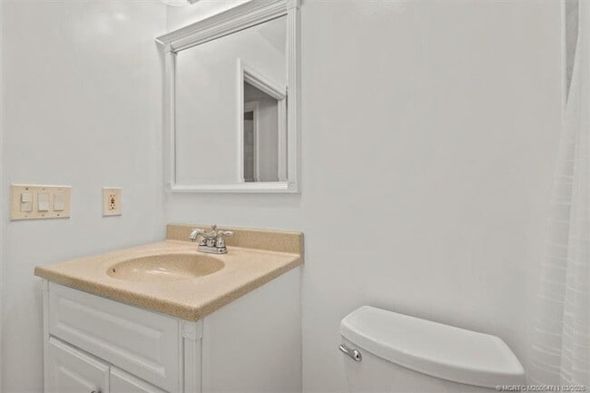 Building Photo - 517 SW College Park Rd