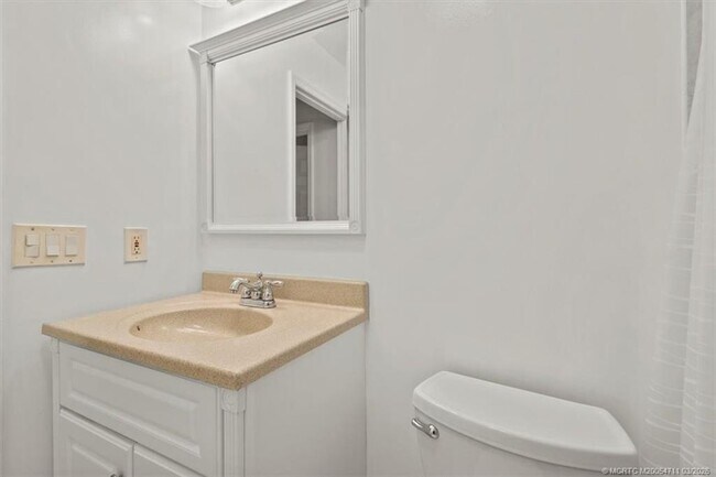 Building Photo - 517 SW College Park Rd