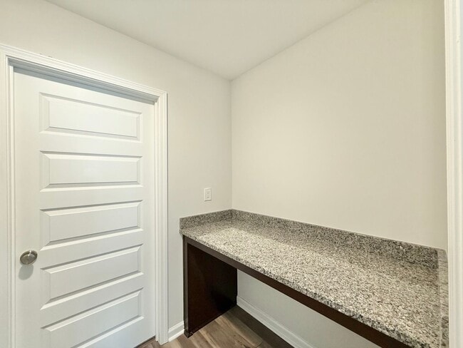 Building Photo - 150 Cherry Blossom Ct