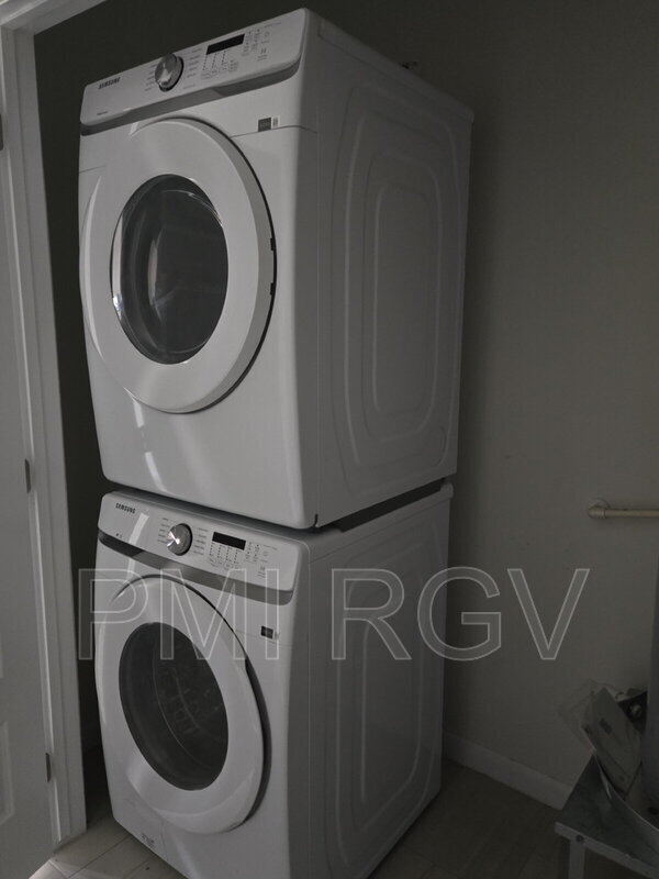 Building Photo - 2912 E Israel Ave