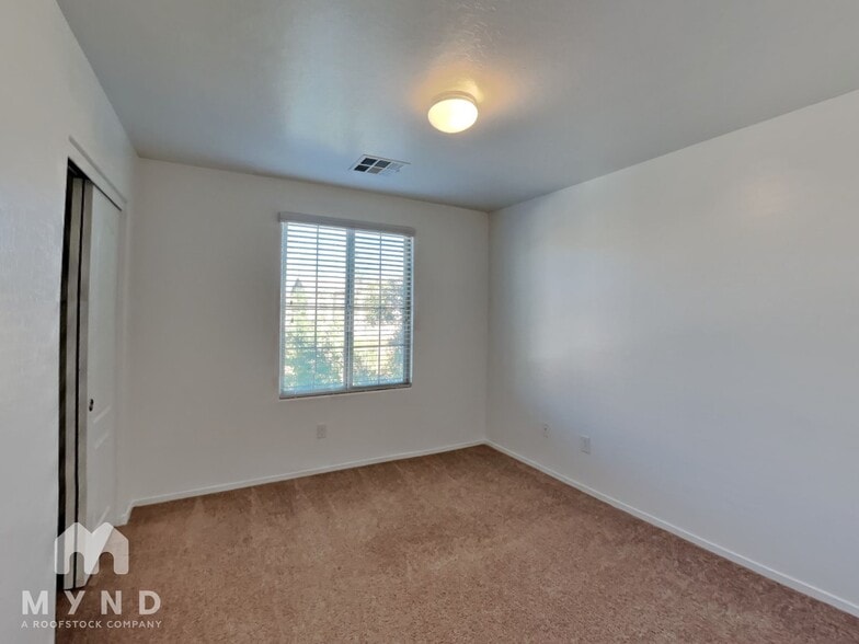 Building Photo - 7693 Lots Hills Dr