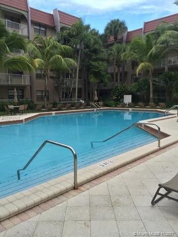 Building Photo - 9301 SW 92nd Ave