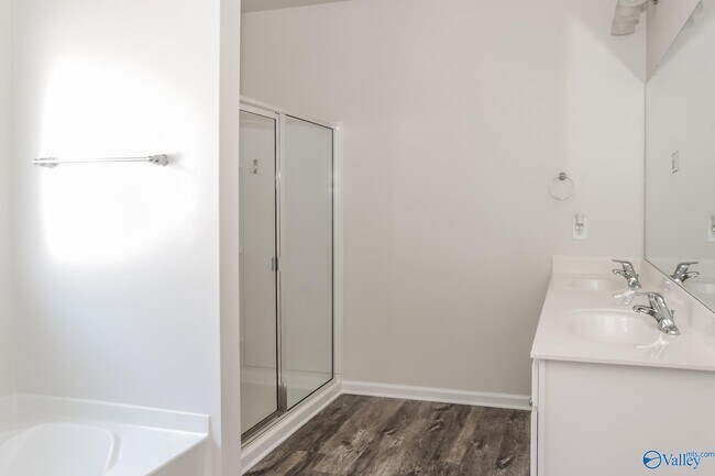 Building Photo - 14853 Norfleet Dr
