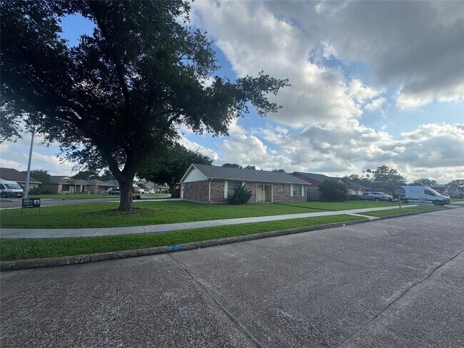 Building Photo - 4908 Faircrest St