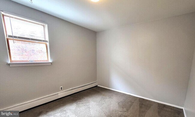 Building Photo - 309 Green St