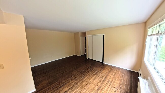Building Photo - 146 Woodhill Dr