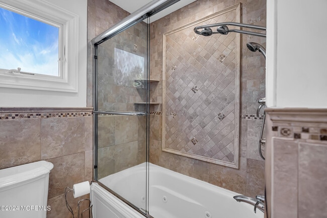 Building Photo - 215 Hollywood Ave