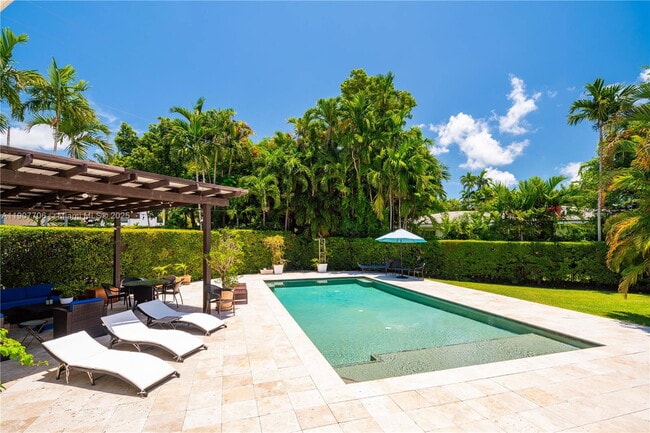 Building Photo - 200 Shore Dr S