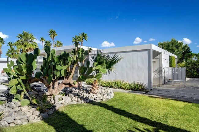 Building Photo - Mid-Century Steel Oasis in Palm Springs