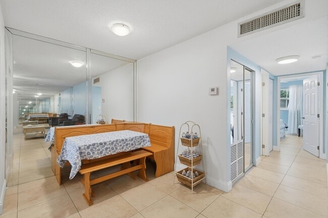 Building Photo - 2860 NE 14th Street Causeway