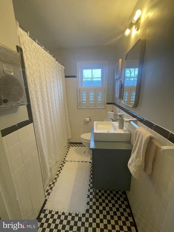 Building Photo - 6610 Potomac Ave