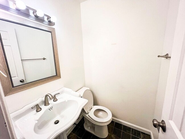 Building Photo - 3502 Old Jones Rd