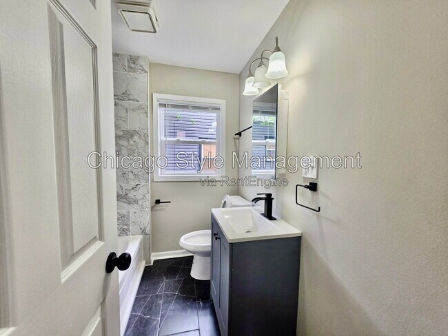 Building Photo - 14813 Evers St