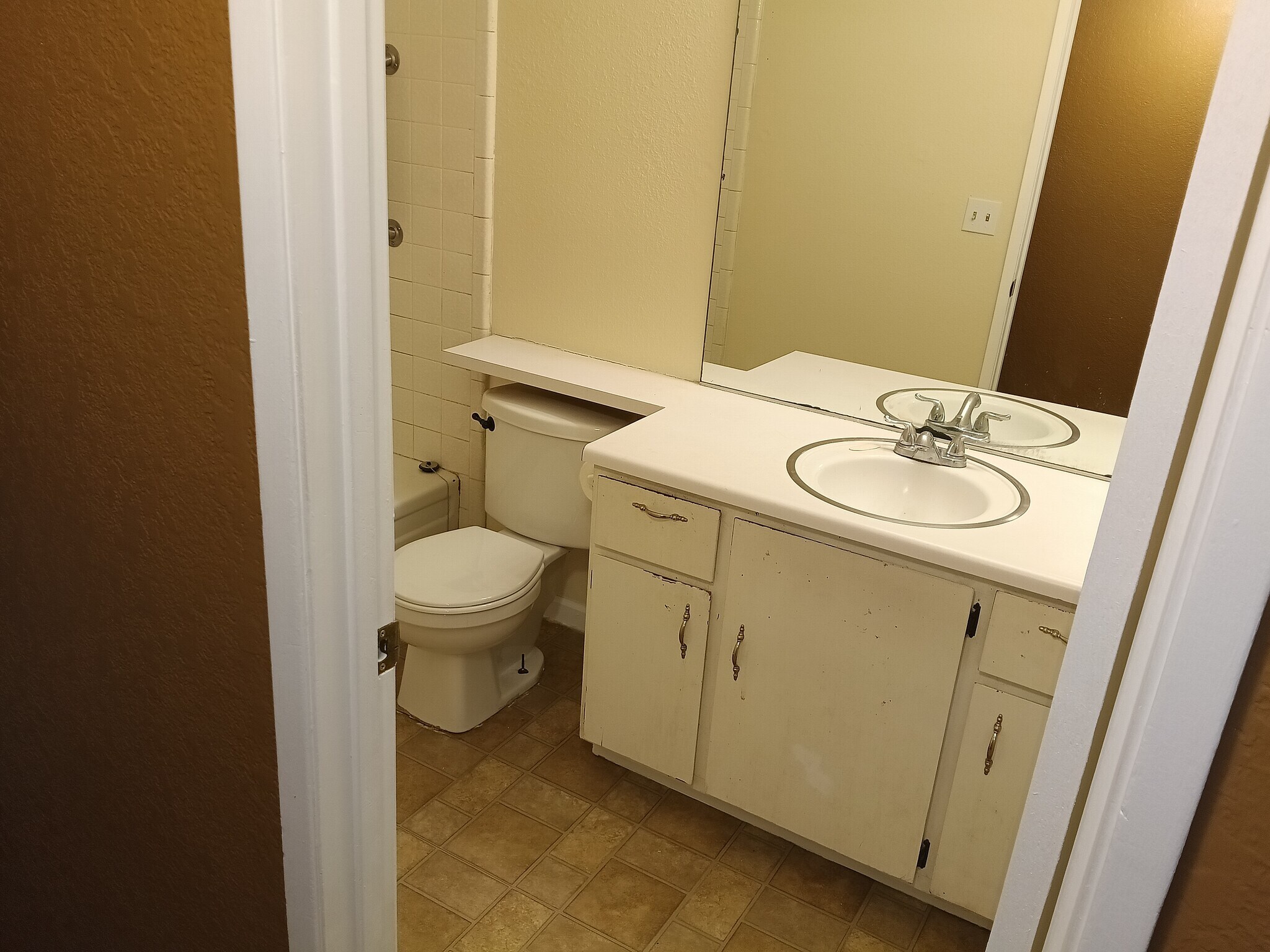 Building Photo - 6724 Plymouth Rd