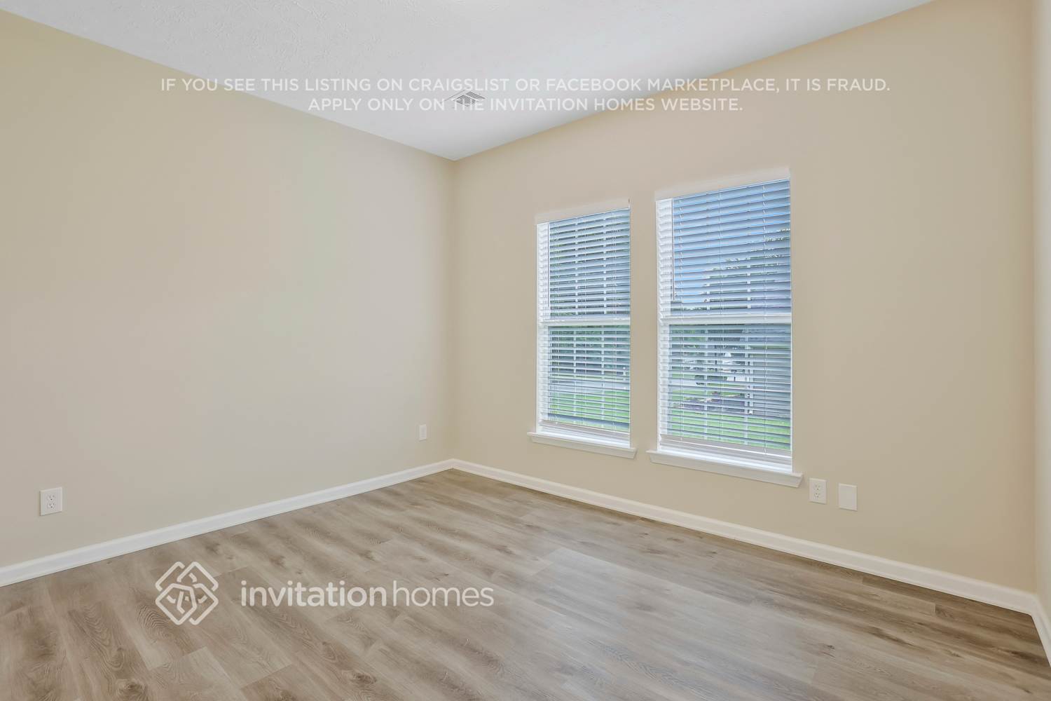 Building Photo - 5749 Cove Ln