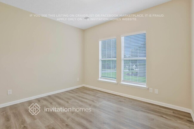 Building Photo - 5749 Cove Ln