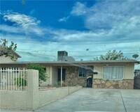 Building Photo - 1338 N Smoke Tree Ave