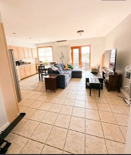 Building Photo - 86 Avenue S