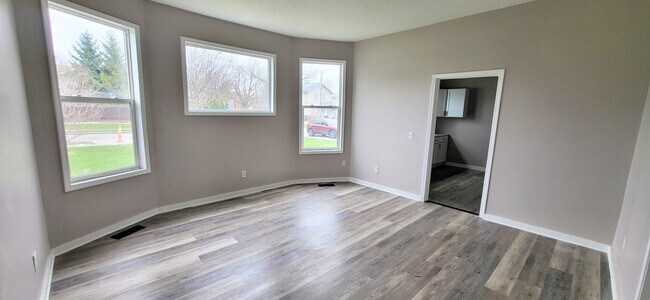 Building Photo - 1326 E Pontiac St