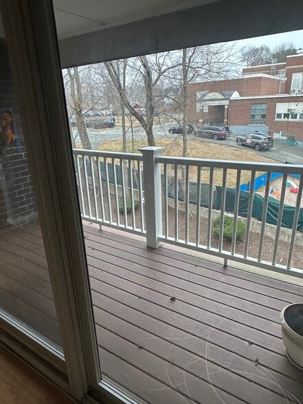 Building Photo - 31 Jones Ter